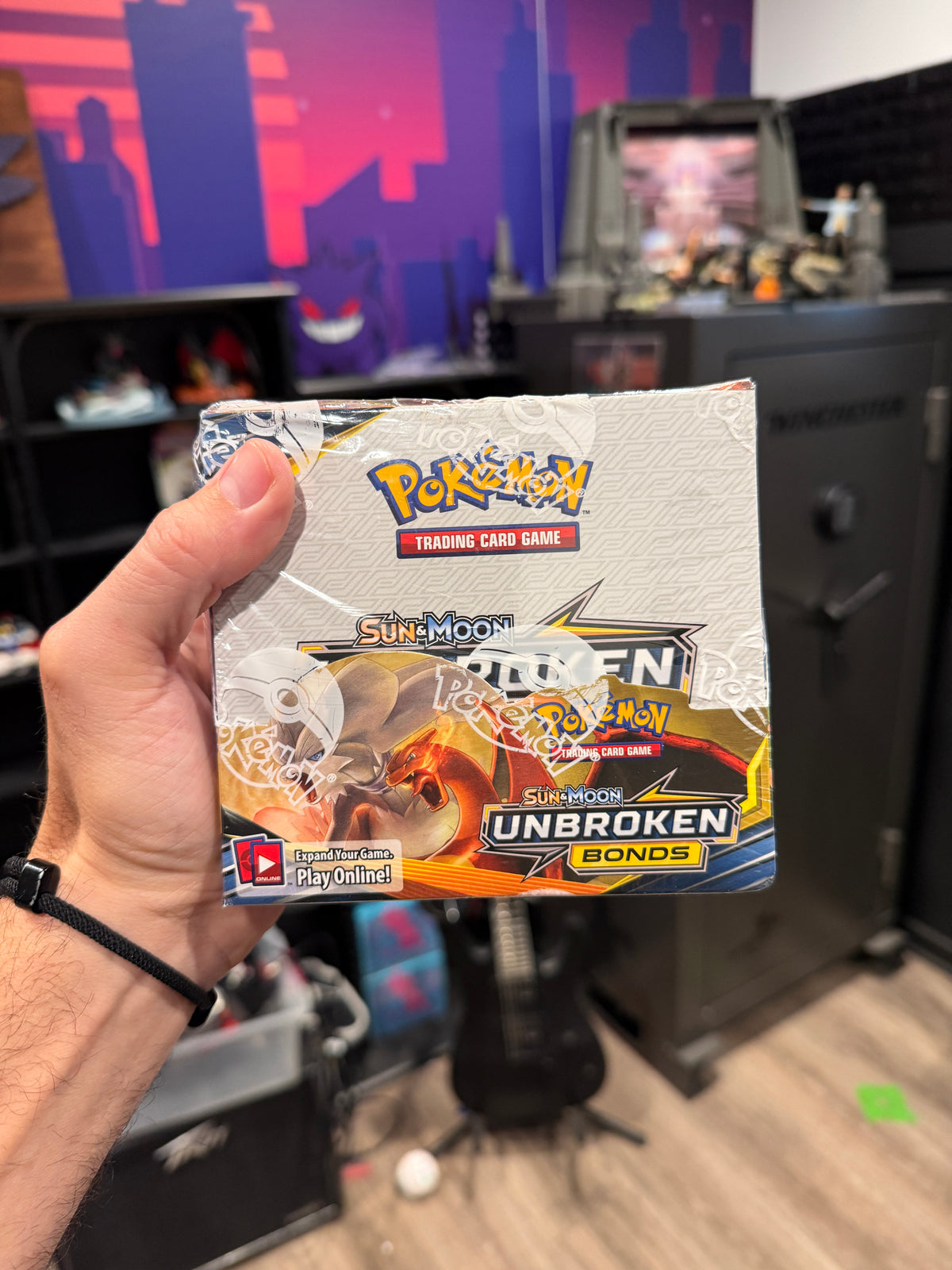 UNBROKEN BONDS (new box) - Halftime